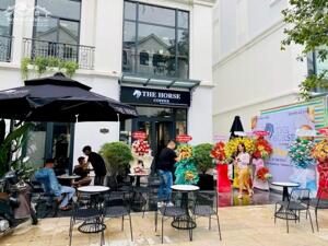 NHÀ PHỐ CẠNH TRƯỜNG HỌC, VỪA Ở VỪA KINH DOANH, THIẾT KẾ ĐẸP HIỆN ĐẠI. VÀO SETUP KINH DOANH NGAY