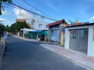 cần bán gấp nhà một trệt một gác, sổ hồng riêng, pháp lý rõ ràng