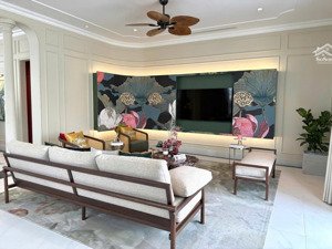 cần bán shophouse diện tích 68m, xây 4 tầng có hầm đối diện 8 toà chung cư