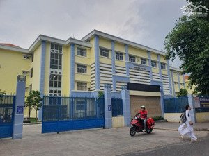 chính chủ cần bán đất tặng nhà thành thái - q10 - xe hơi đỗ cổng - sát mặt tiền cấp 4 tiện xây mới