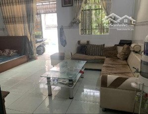 bán nhà hxh, dt 62m2, ngang 6.4m, đường 11, linh xuân, thủ đức, chỉ có 4,2 tỷ.
- gần siêu thị go,