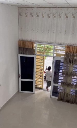 cần bán sử lý công việc nhà mặt tiền đường bùi huy bích nha trang dt60m2 giá chỉ 4 tỷ 150