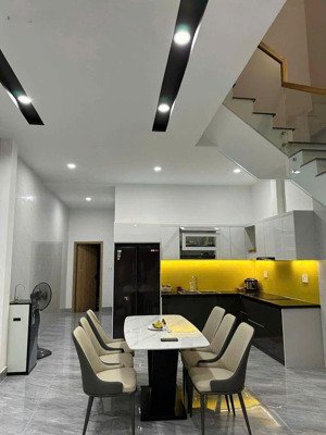 cho thuê nhà nguyên căn 3 tầng mới đầy đủ nội thất tại đường nguyễn thành thọ quận ngũ hành sơn.