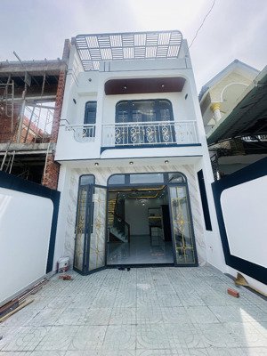 bán nhà 1t, 1l có 3pn mới, đẹp xã mỹ hạnh ngay trung tâm