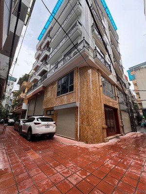 siêu vip lô - nhà xây 7 tầng mới - thang máy chạy vù vù - ô tô tránh nhau trước cửa - 7 chỗ vào nhà