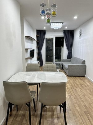 chuyên cho thuê ch city gate căn 2 và 3 phòng ngủ giá 7,5 triệu/tháng, có nội thất 8 triệu/tháng.