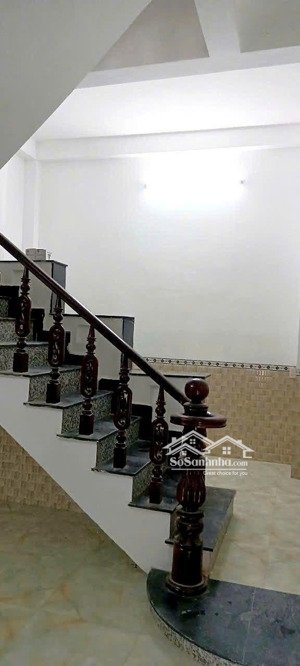 chính chủ gởi bán trệt 2 lầu và 14p trọ đang thuê. p. tân đông hiệp, dĩ an. dt 5,5 x 22,6m