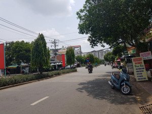 bán nhà mặt tiền kinh doanh gần đỗ xuân hợp, cách ngã mk chỉ 1 km