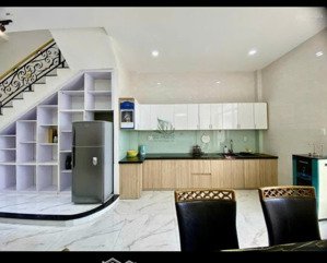cho thuê nhà 3 tầng đẹp, đường 18m, gói 2 mỹ gia. trục đường số 2 kinh doanh tốt