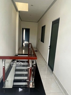 cần bán gấp nhà 1 trệt lầu 3 phòng ngủ sân đậu 2 ô tô giá 4,850 tỷ