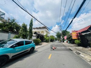 bán nhanh nhà 4 tầng ngay trường đại học cảnh sát p. linh tây sát phạm văn đồng thu nhập 25tr/tháng