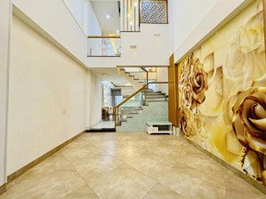 bán nhà đẹp 1t3l hẻm ô tô vào gần trung tâm tp. vũng tàu, giá 7,7 tỷ bớt lộc. bìa hoàn công đầy đủ
