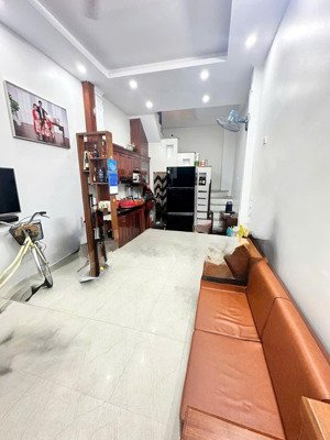 bán nhà 2 lô liền thổ mt6.5m vừa ở vừa cho thuê ngõ thông - giá 16,5 tỷ (có thương lượng)