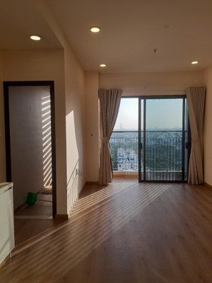 chung cư viva plaza 2 phòng ngủ, ban công 70m2 - nội thất cơ bản - ngay phú mỹ hưng secc