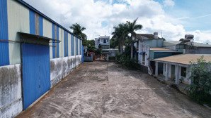 bán nhà và kho xưởng 3500m2 ngay ngã 3 la sơn, cách võ nguyên giáp 200m, thôn hàm rồng- tp.pleiku