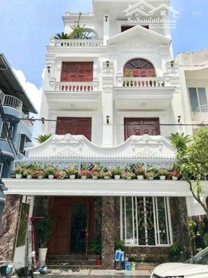 khan hiếm biệt thự ngay công viên lê thị riêng. đường trường sơn- hầm 5 tầng- cn 150m - giá 42 tỷ