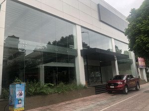 cho thuê nhà phố xã đàn ,180m2 x 4 tầng , 11m mặt tiền , thông sàn thang máy cực đẹp