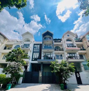 bán biệt thự himlam q7 vị trí số nhà đẹp dt:7.5x20m2 đối diện hồ sinh thái gb: 55 tỷ lh: 