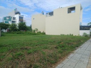 bán đất tttp, khu vực rất an ninh, đẹp thoáng mát, không ngập lụt. gần trường học, công viên.