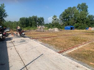 chính chủ bán gấp lô đất 5x20m thổ cư 100% ngay gần chợ, ubnd xã giang điền, giá rẻ 770tr