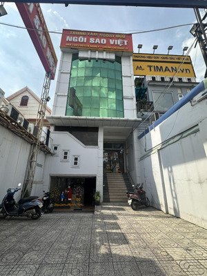 tòa nhà văn phòng cần cho thuê ,mặt tiền đường nguyễn ảnh thủ, quận 12
