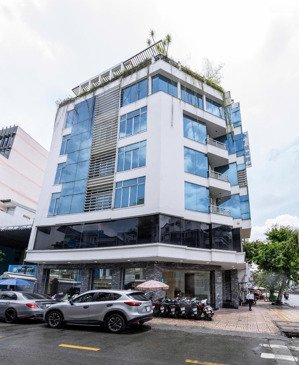 chính chủ cho thuê nhà góc 2 mặt tiền đường nguyễn văn cừ. quận 5 dt: 9mx18m. 5 tầng thang máy.