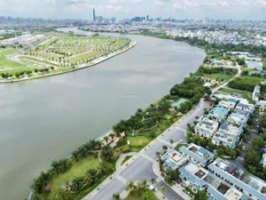 cần bán gấp biệt thự đơn lập sentura vị trí đẹp giá rẻ