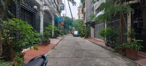 bán nhà phân lô ô tô tránh hoàng quốc việt, cầu giấy- 80 m2 x 5t,mt 5,2 m. sđcc- 28 tỷ.