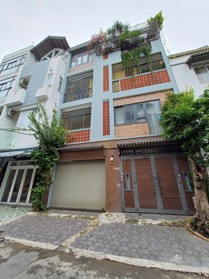 biệt thự hxh 109 dương bá trạc, quận 8, 8x12m 4 tầng, chỉ 17 tỷ