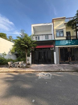 nhà chính chủ đang ở cần bán để trả nợ,nhà gần các tiện ích