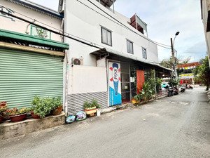 nhà hẻm ô tô ngang 5.5x8m ngay trường thpt tây thạnh, kcn tân bình. cách mt tây thạnh chỉ 1 căn nhà