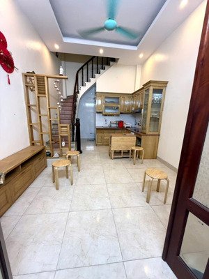 cho thuê gấp căn hộ trần tử bình - nghĩa tân- cầu giấy 4 tầng 4 phòng ngủ giá 12 tr thương lượng