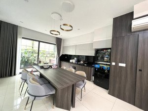 cho thuê bt 154m2 full nội thất nhập khẩu cao cấp giá hợp lí tại khu đô thị vinhomes thăng long