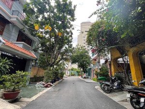 biệt thự cao cấp - giá tốt - quận 2