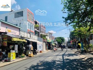 bán gấp góc 2 mặt tiền đường 33 ngay chợ tam hà có 7 kiot đang cho thuê 70tr/tháng ngang 11.5