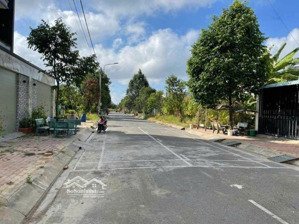 chủ kẹt tiền bán gấp lô đất ngay trung tâm đức hòa