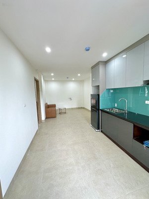 cho thuê 2 ngủ 1 khách ngõ 1194 láng xây mới nội thất cao cấp - gần đh gtvt ngoại thương ngoại giao