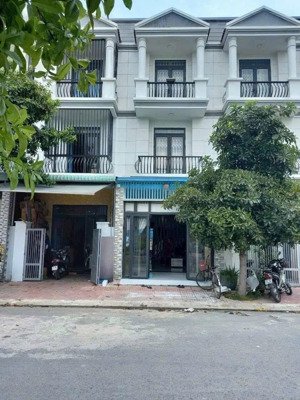 nhà cho thuê 4 phòng ngủ phúc đạt ở & mở văn phòng full nội thất