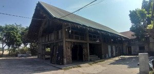 cần bán nhanh nhà sàn gỗ cũ 2 sàn sơn đồng - hoài đức. dt 200m/1 sàn