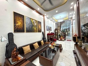 cực gấp! phố thái thịnh, ô tô đỗ cổng, ngõ thông kinh doanh, gần mặt phố, dân xây, dt 48m2* 5t