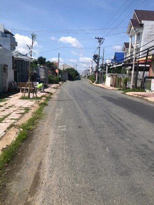 đất mặt tiền đường lê văn kiệt, p6 tp tân an.gần khu idico