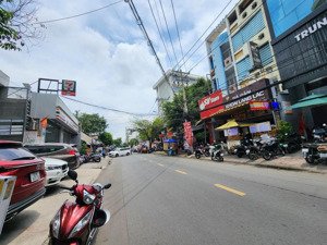 bán gấp căn góc 2 mặt tiền hoàng hoa thám, quận bình thạnh dt 10x25m, cn 250m2 giá chỉ 130tr/m2