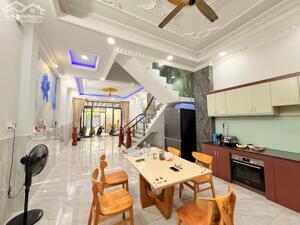 BÁN NHÀ 3 TẦNG MẶT TIỀN KINH DOANH NGUYỄN THỊ THƠI, QUẬN 12–121M², NGANG 5M–CHỈ 9.8 TỶ 