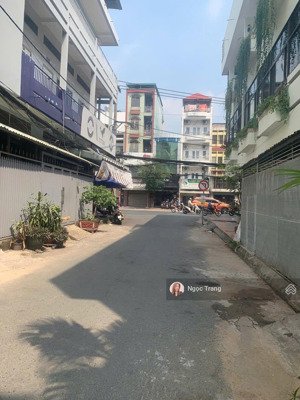 chủ muốn định cư nhượng lại căn nhà 4tầng 4.2x19 chu văn an- đinh bộ lĩnh hđt khoán 35tr/th 6pn 7wc