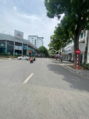 bán nhà mặt phố hai bà trưng. sổ đỏ thổ cư 150m2, mặt tiền 7m, nở hậu. giá 700tr/m2 có thương lượng