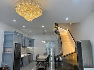nhà đẹp gói 8 mỹ gia đang cho thuê ổn định gần hồ bơi