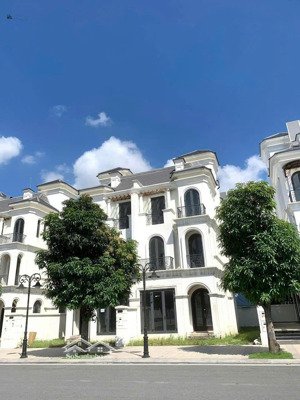 duy nhất 30 tỷ! biệt thự song lập 150m2 sao biển đối diện vincom,đường 20m tiện kd vinhomes gia lâm