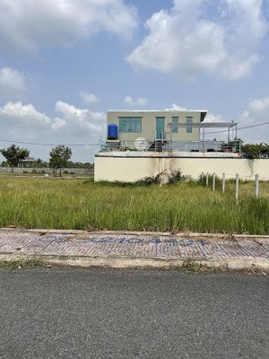cần bán lô đất 100m2 mt quốc lộ 50, ở khu dân cư tân lân long an. lh: chủ đất 
