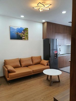 chính chủ cho thuê nhanh 2n2vs full đẹp giá tốt nhất cc iris garden lh 