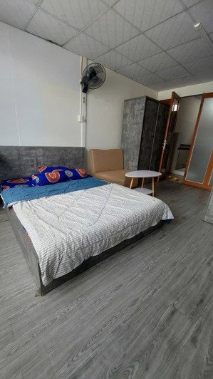 cho thuê căn full nội thất cửa sổ thoáng ngay ung văn khiêm quận bình thạnh giáp q1 q2